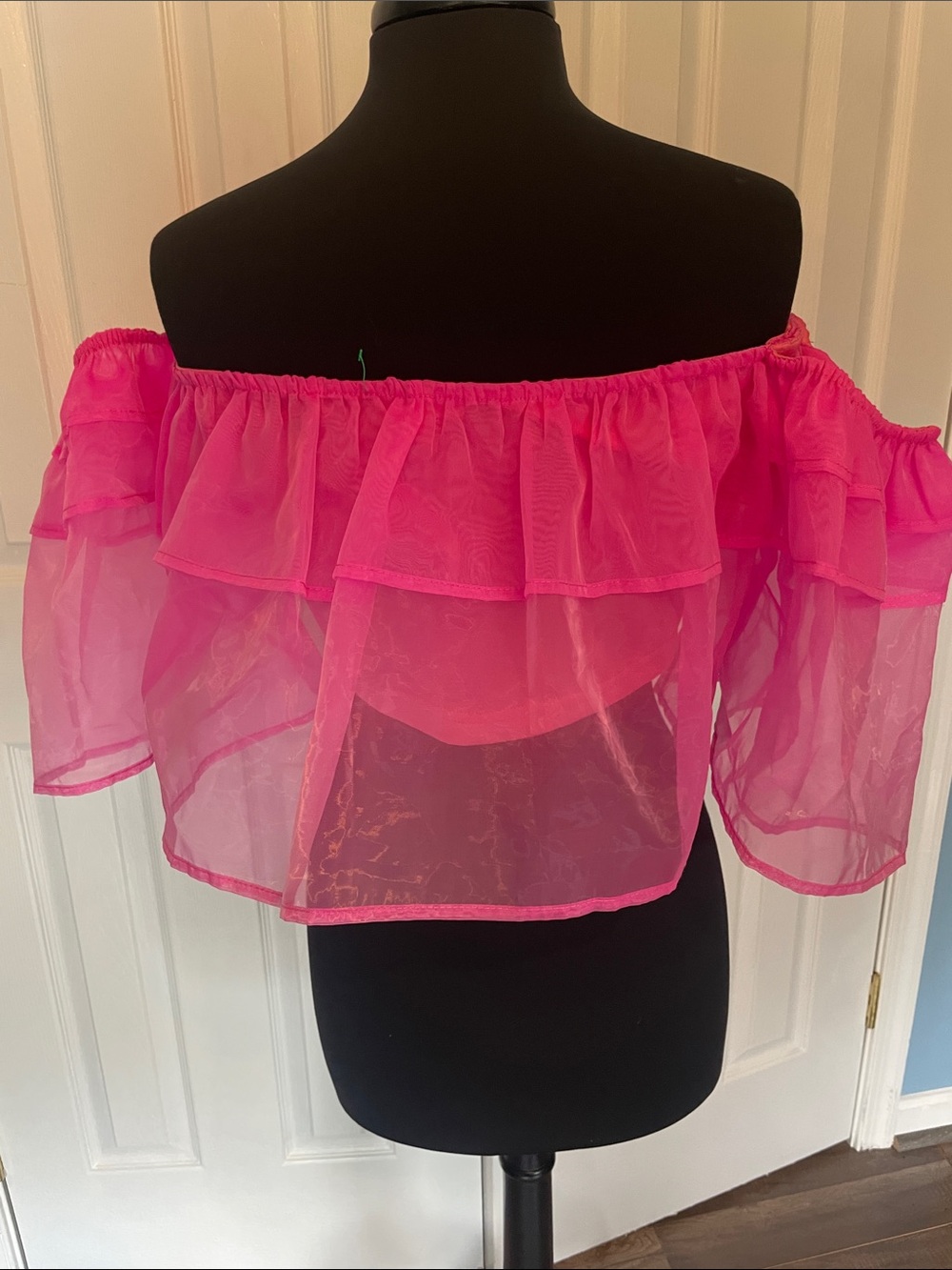 TCEC Hot Pink Ruffle Top L - Picture 2 of 4